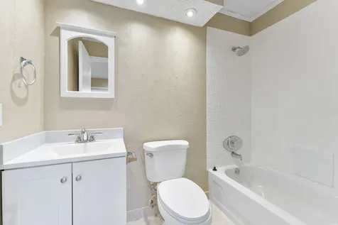 527 Brittany K Delray Beach FL 33446