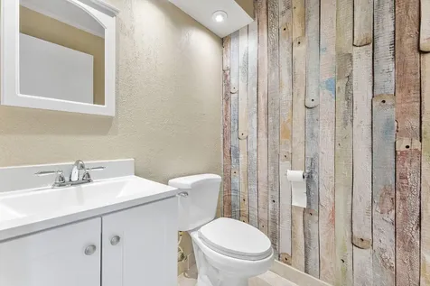 527 Brittany K Delray Beach FL 33446