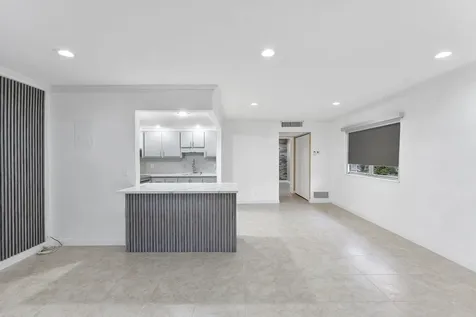 527 Brittany K Delray Beach FL 33446