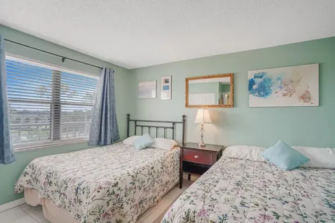 3959 Via Poinciana Lake Worth FL 33467