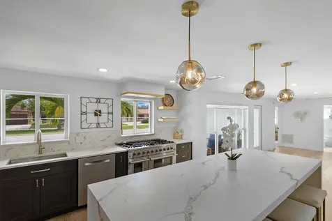 2862 Ne 35th Court Lighthouse Point FL 33064