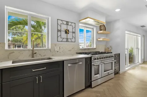 2862 Ne 35th Court Lighthouse Point FL 33064