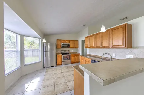 554 Nw Twylite Terrace Port Saint Lucie FL 34983