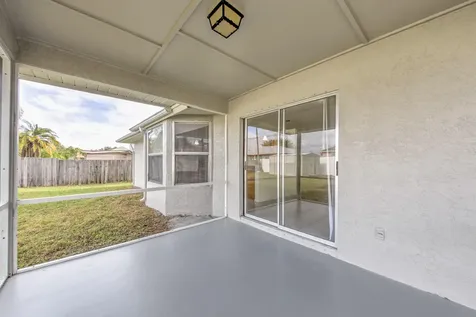 554 Nw Twylite Terrace Port Saint Lucie FL 34983
