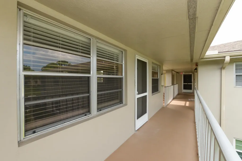 8 Lake Vista Trail Port Saint Lucie FL 34952