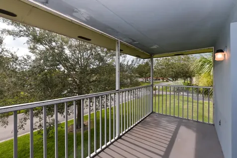8 Lake Vista Trail Port Saint Lucie FL 34952