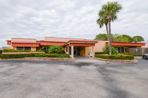 8 Lake Vista Trail Port Saint Lucie FL 34952
