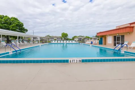 8 Lake Vista Trail Port Saint Lucie FL 34952