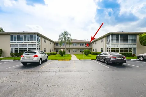 8 Lake Vista Trail Port Saint Lucie FL 34952