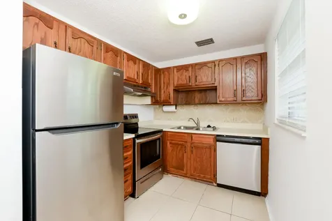 8 Lake Vista Trail Port Saint Lucie FL 34952