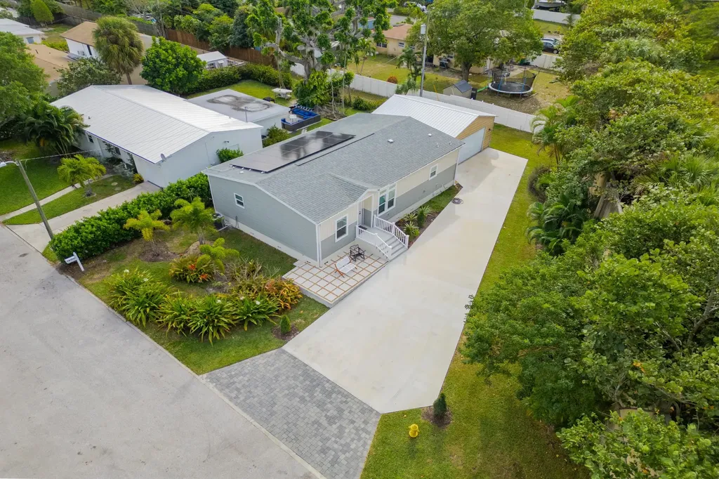 1757 12th Court Lake Worth Beach FL 33460