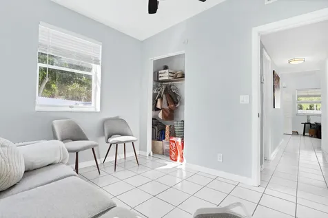 5241 Ne 16th Terrace Pompano Beach FL 33064