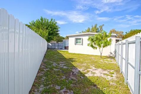 5241 Ne 16th Terrace Pompano Beach FL 33064