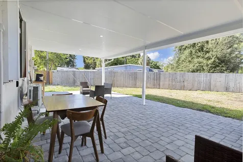 5241 Ne 16th Terrace Pompano Beach FL 33064