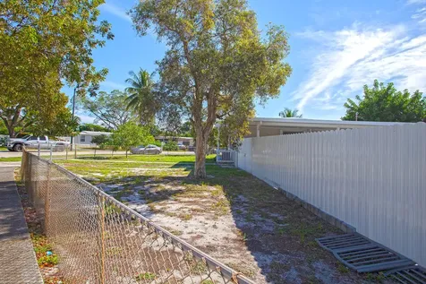 5241 Ne 16th Terrace Pompano Beach FL 33064
