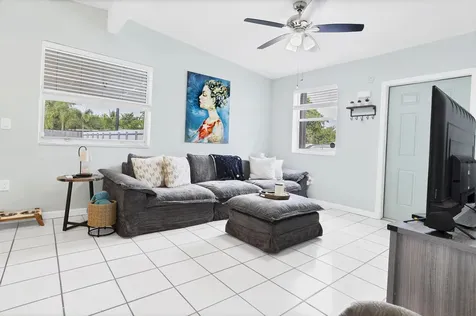 5241 Ne 16th Terrace Pompano Beach FL 33064