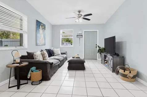 5241 Ne 16th Terrace Pompano Beach FL 33064
