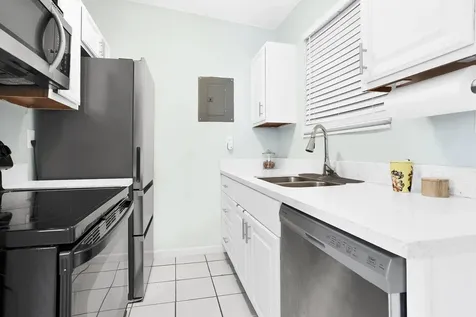 5241 Ne 16th Terrace Pompano Beach FL 33064