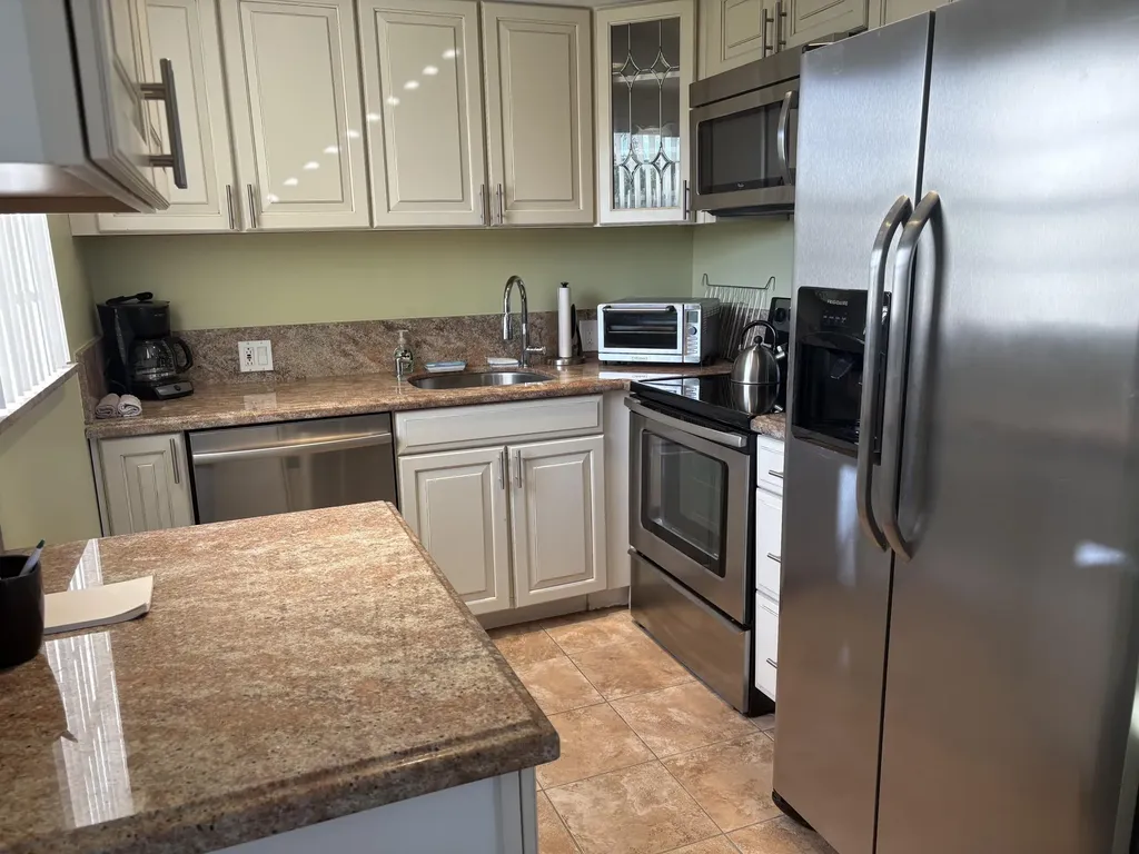 154 Preston D Boca Raton FL 33434