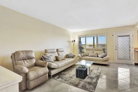 806 Se 7th Street Deerfield Beach FL 33441