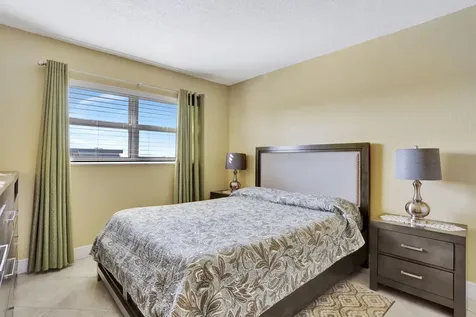 806 Se 7th Street Deerfield Beach FL 33441