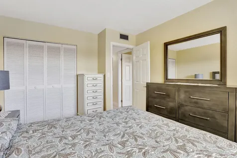 806 Se 7th Street Deerfield Beach FL 33441