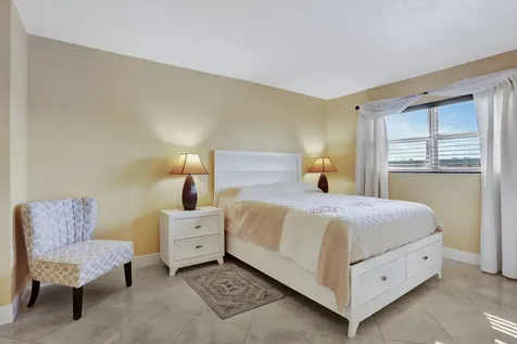 806 Se 7th Street Deerfield Beach FL 33441