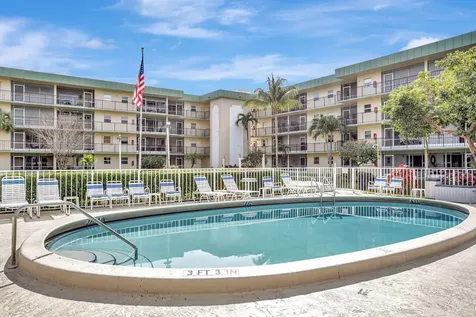 806 Se 7th Street Deerfield Beach FL 33441