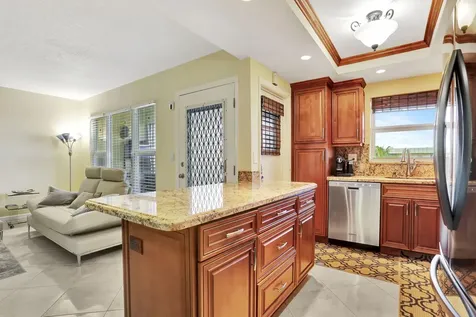 806 Se 7th Street Deerfield Beach FL 33441