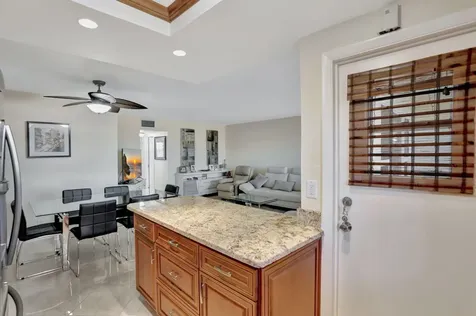 806 Se 7th Street Deerfield Beach FL 33441