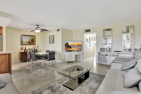 806 Se 7th Street Deerfield Beach FL 33441