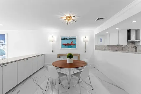 2435 Presidential Way West Palm Beach FL 33401