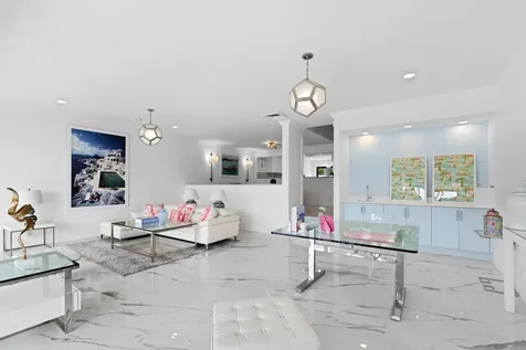 2435 Presidential Way West Palm Beach FL 33401