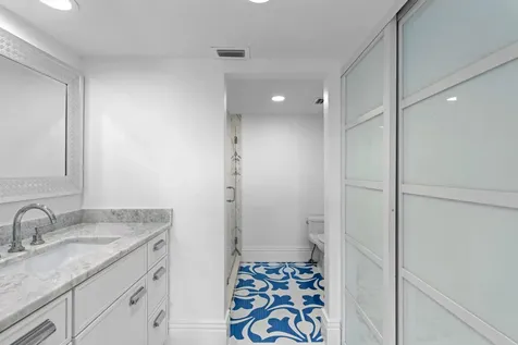 2435 Presidential Way West Palm Beach FL 33401