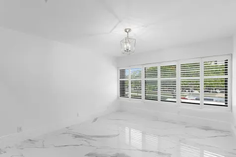 2435 Presidential Way West Palm Beach FL 33401