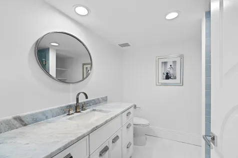 2435 Presidential Way West Palm Beach FL 33401