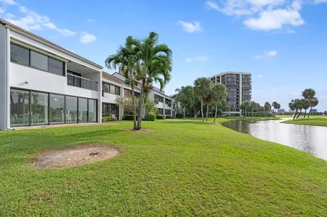 2435 Presidential Way West Palm Beach FL 33401