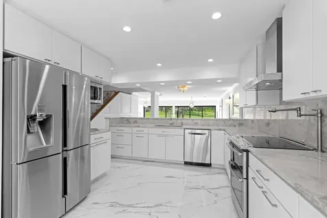 2435 Presidential Way West Palm Beach FL 33401