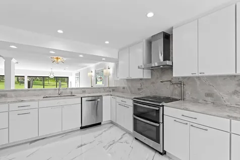 2435 Presidential Way West Palm Beach FL 33401