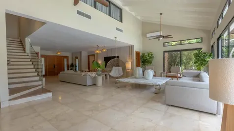 35 20 Casa De Campo DR 22000