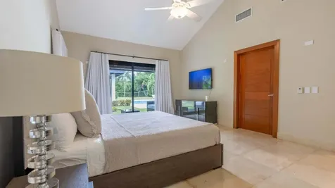 35 20 Casa De Campo DR 22000