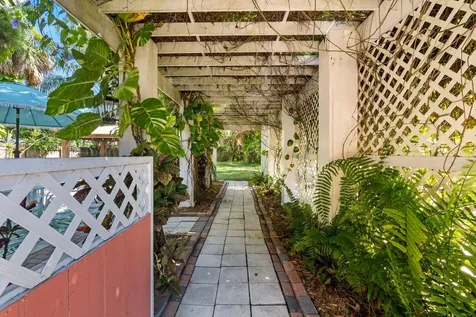 518 N 2nd Street Fort Pierce FL 34950