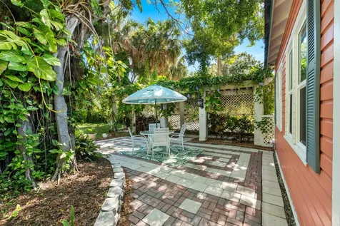 518 N 2nd Street Fort Pierce FL 34950