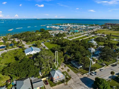 518 N 2nd Street Fort Pierce FL 34950