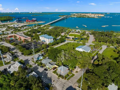 518 N 2nd Street Fort Pierce FL 34950