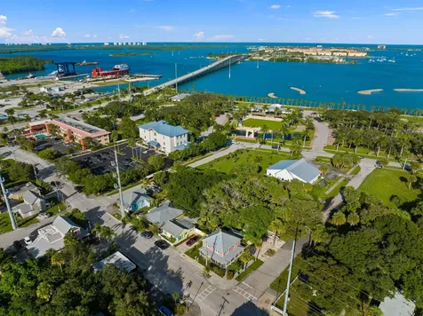 518 N 2nd Street Fort Pierce FL 34950