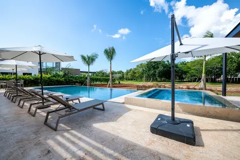 1 00 Casa De Campo DR 22000