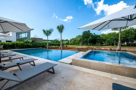 1 00 Casa De Campo DR 22000