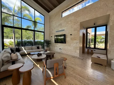 1 00 Casa De Campo DR 22000