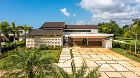1 00 Casa De Campo DR 22000